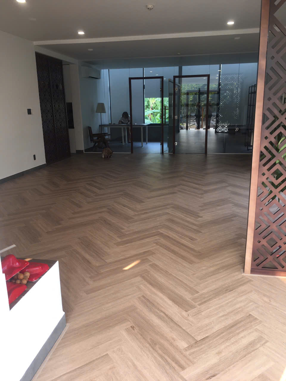 Cấu Tạo và Đặc Điểm Nổi Bật Của Sàn Nhựa HR9003