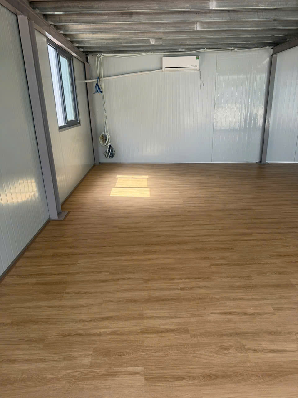 Sàn nhựa có keo sẵn 1.6mm - Mã T033