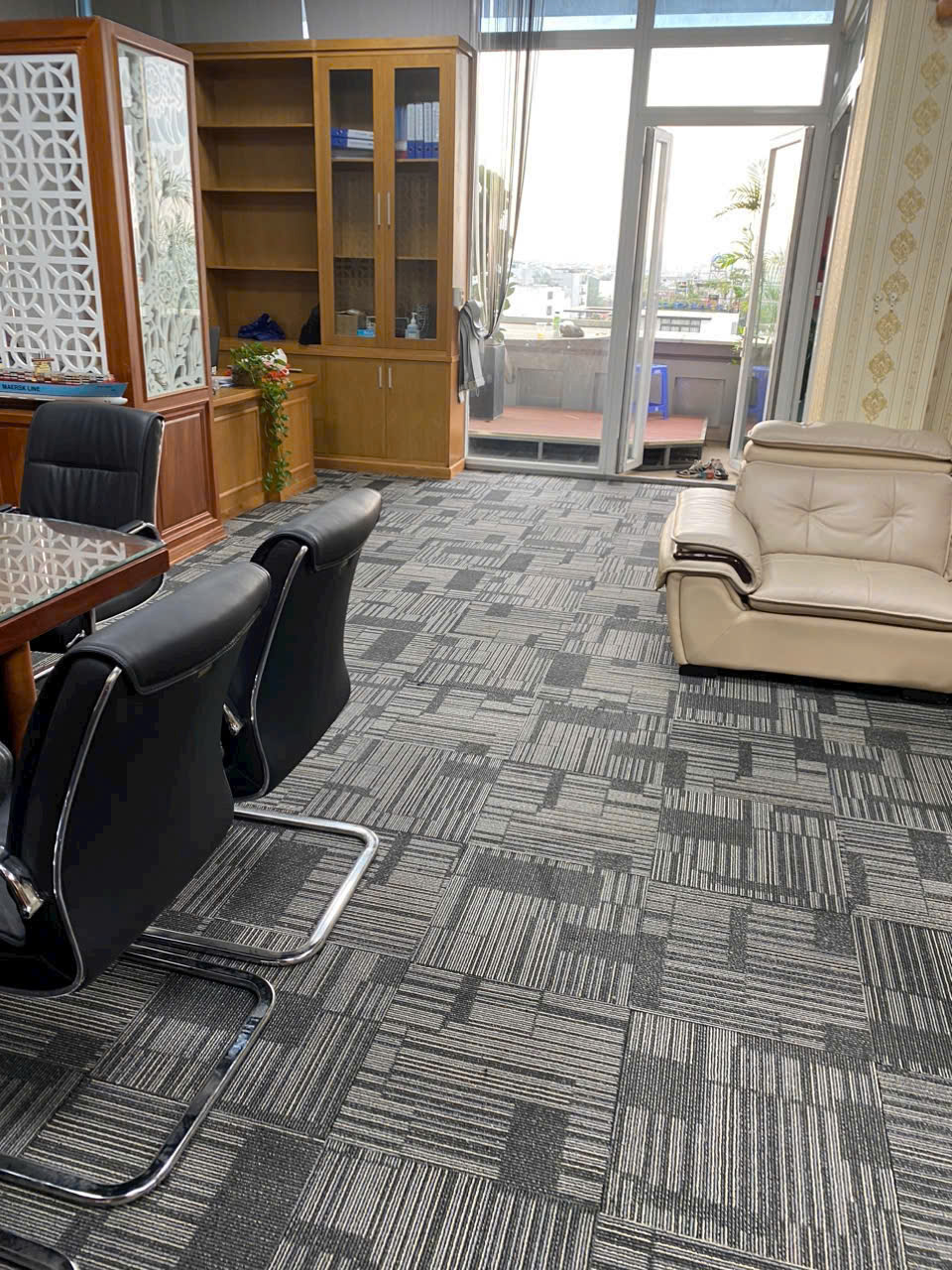 Lợi Ích Khi Sử Dụng Dịch Vụ Vệ Sinh Của Thảm Sàn Minh Nguyệt