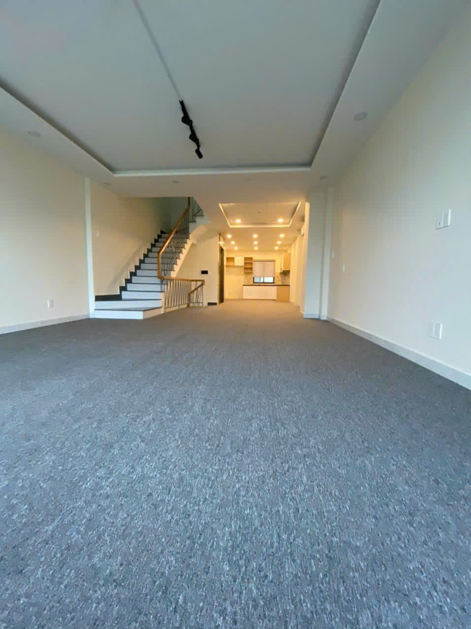 Lắp Đặt Sàn Gỗ, Nhựa Cho Căn Hộ, Biệt Thự