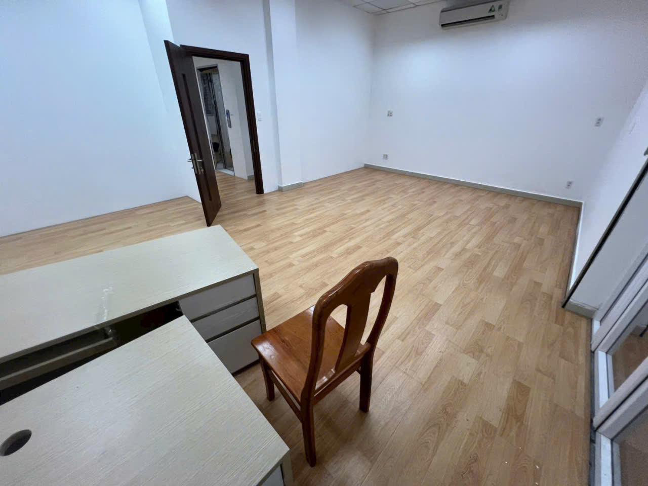 Lắp Đặt Thảm Sàn, Sàn Gỗ, Nhựa Chuyên Nghiệp