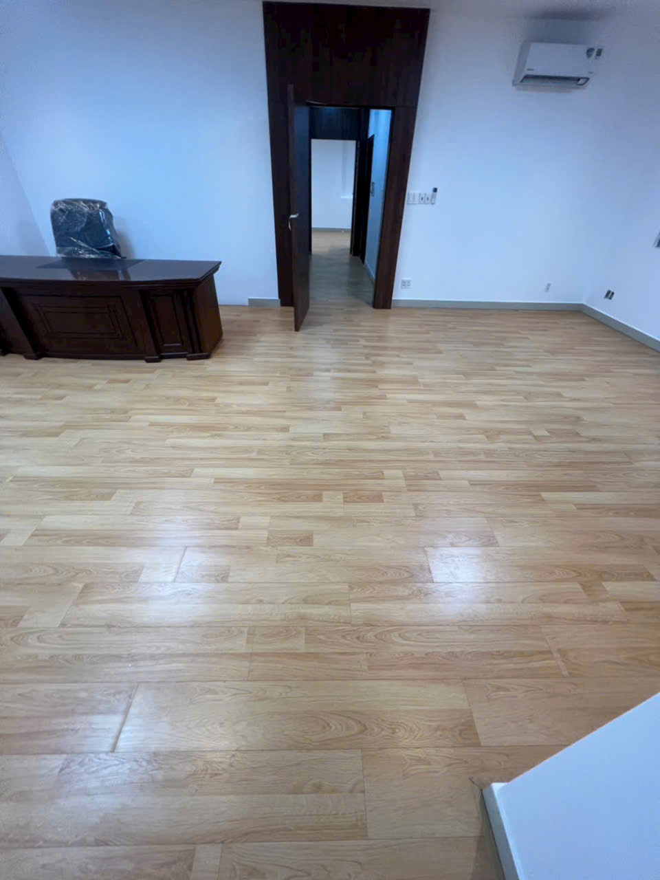 Lắp Đặt Thảm Sàn, Sàn Gỗ, Nhựa Chuyên Nghiệp