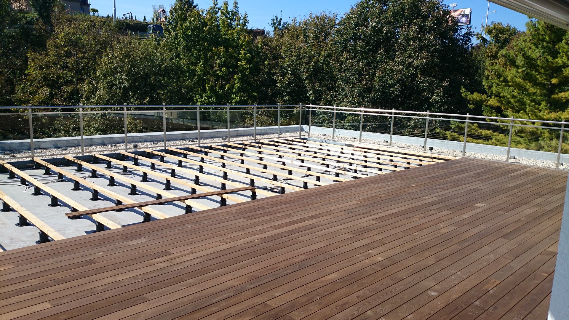 Sàn Gỗ Công Nghiệp Chống Nước, Bền Bỉ