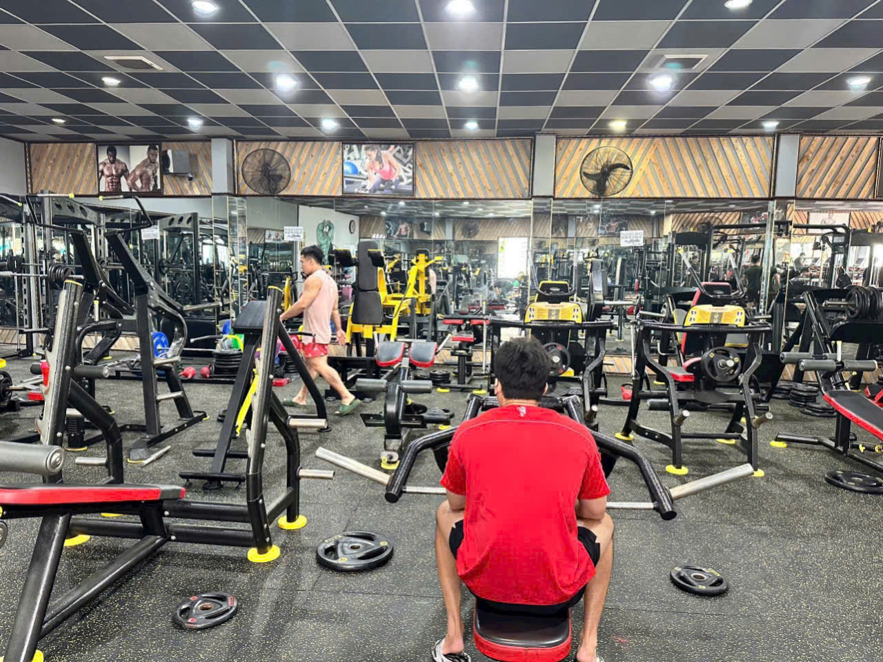 Thảm Cao Su Phòng Gym Tiện Lợi, Bền Bỉ